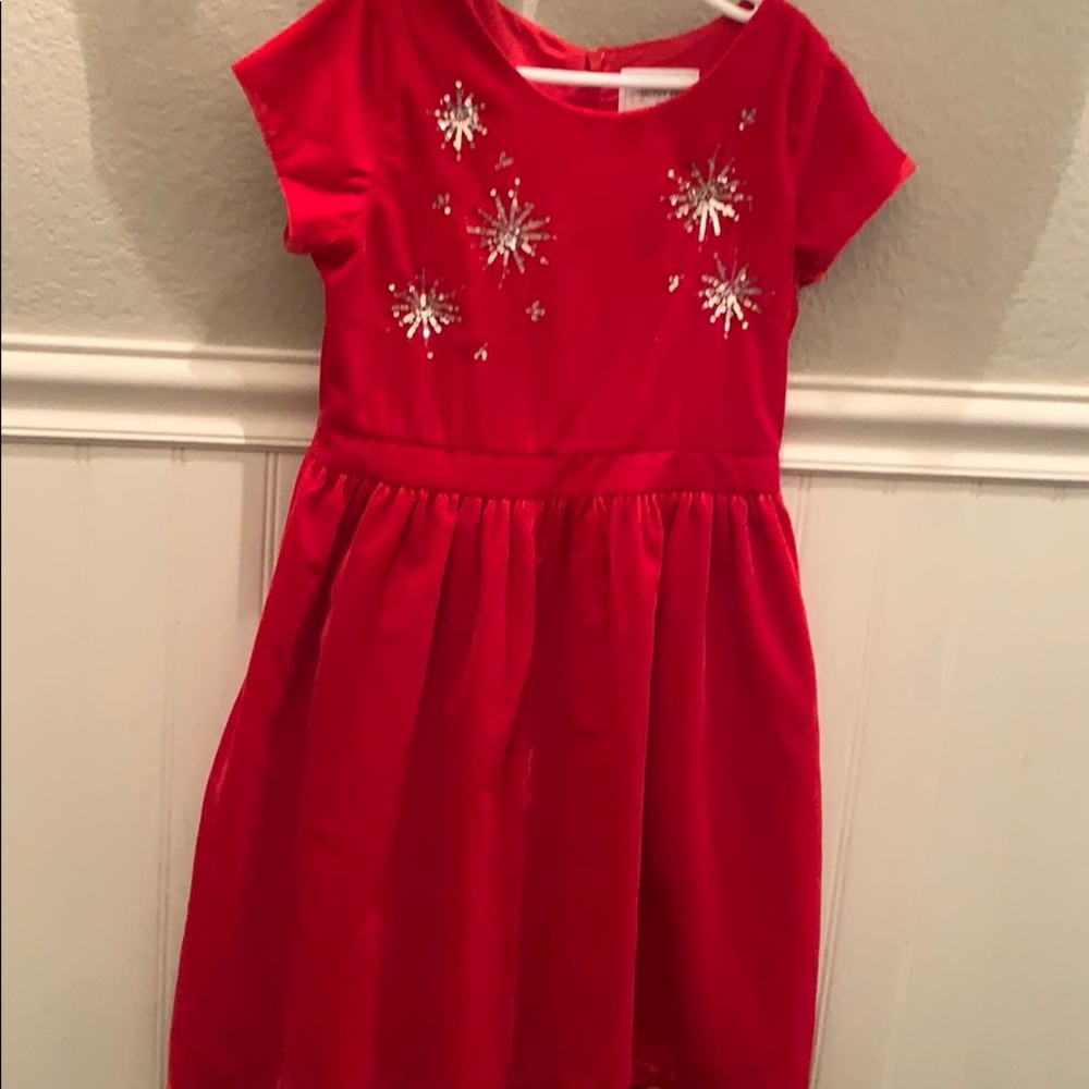 Red velvet dress, silver sequins.